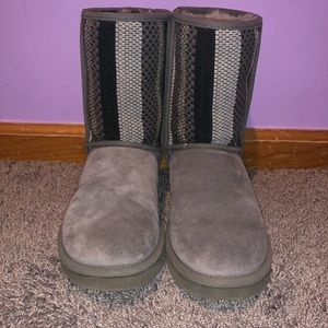 UGG BOOTS SIZE 8 with embroidered pattern